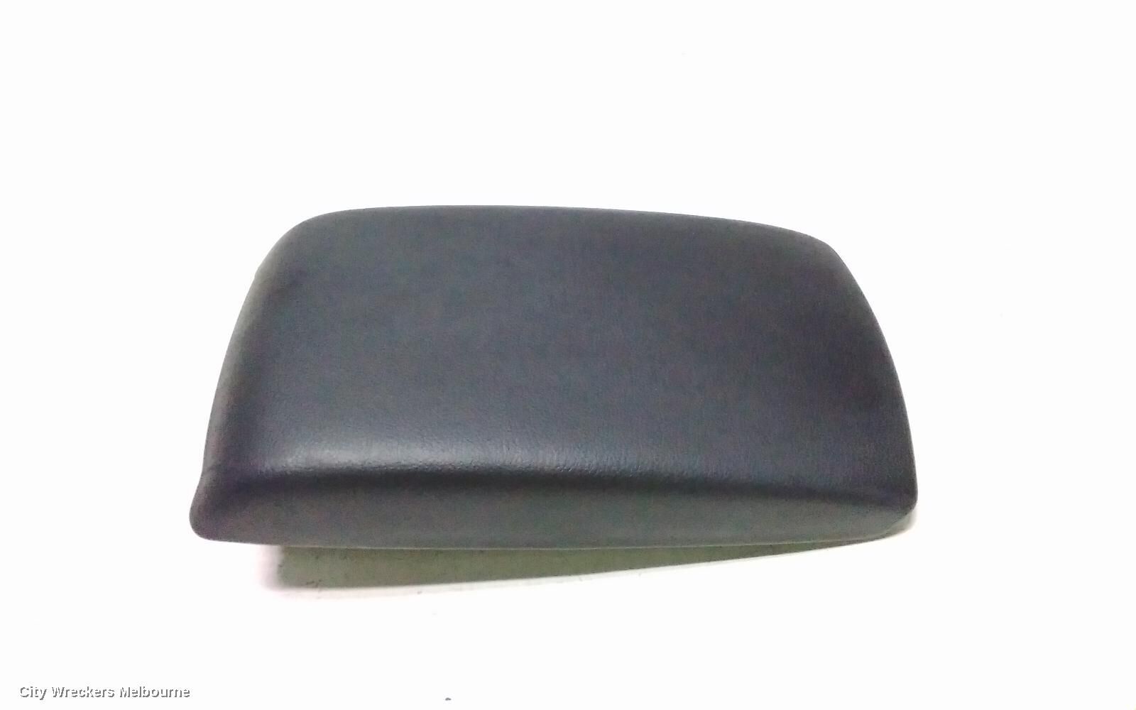 MAZDA 3 2010 Console