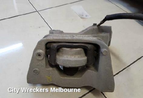 NISSAN JUKE 2014 Mount