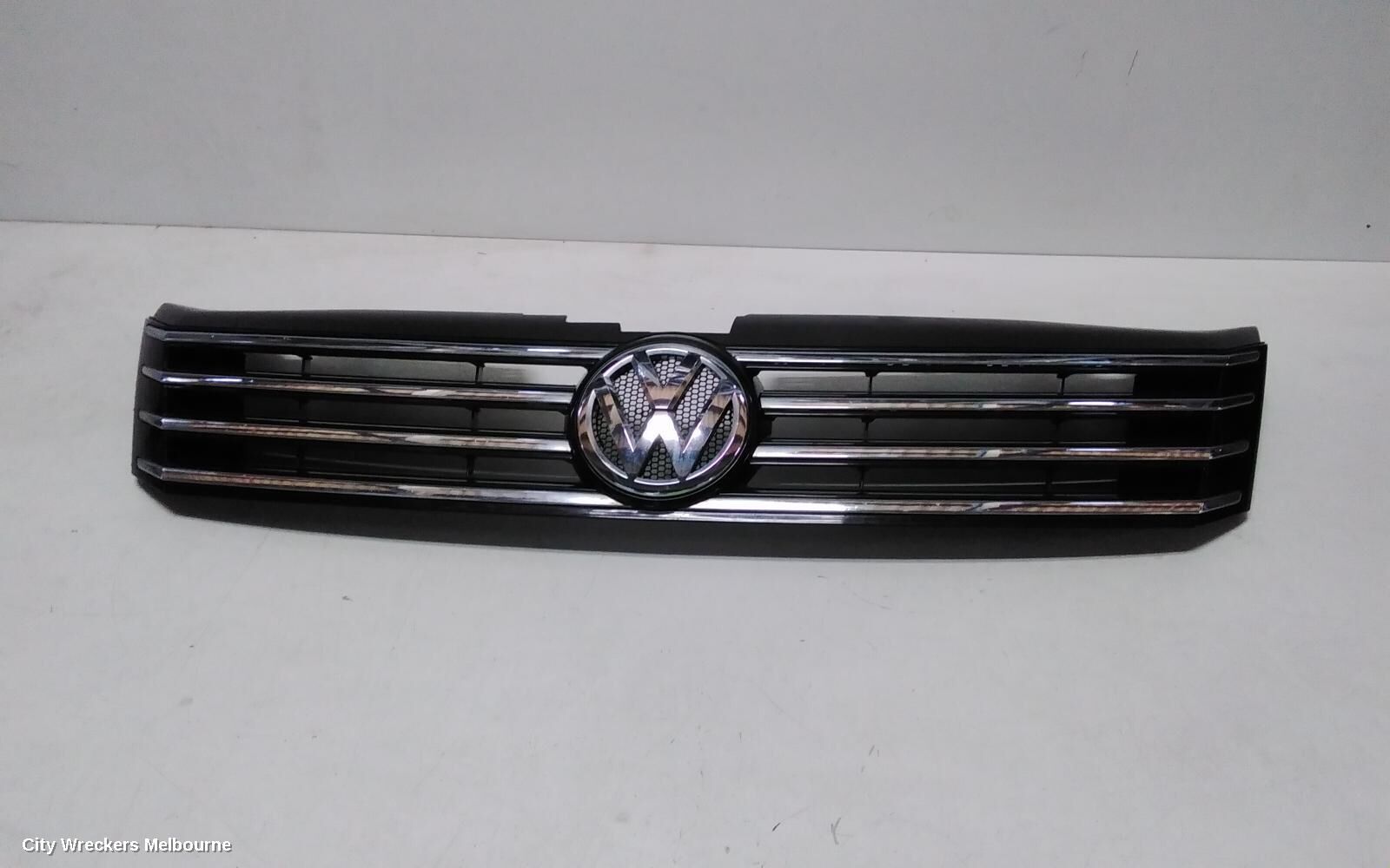 VOLKSWAGEN PASSAT 2012 Grille