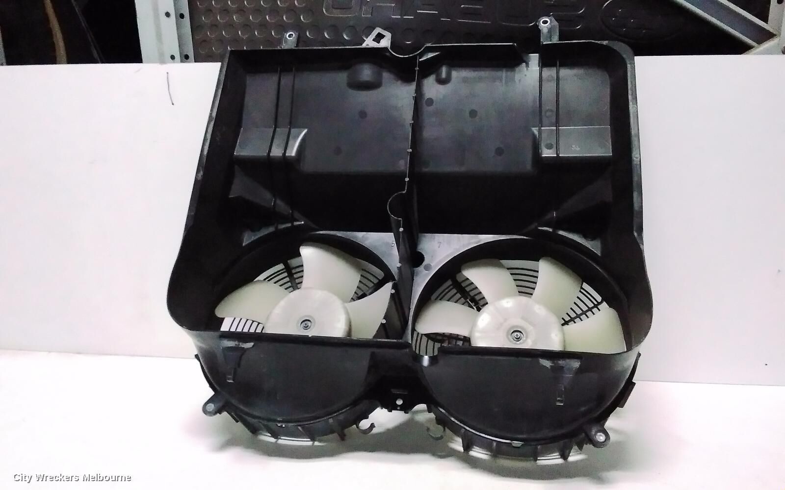TOYOTA HIACE 2012 Fan
