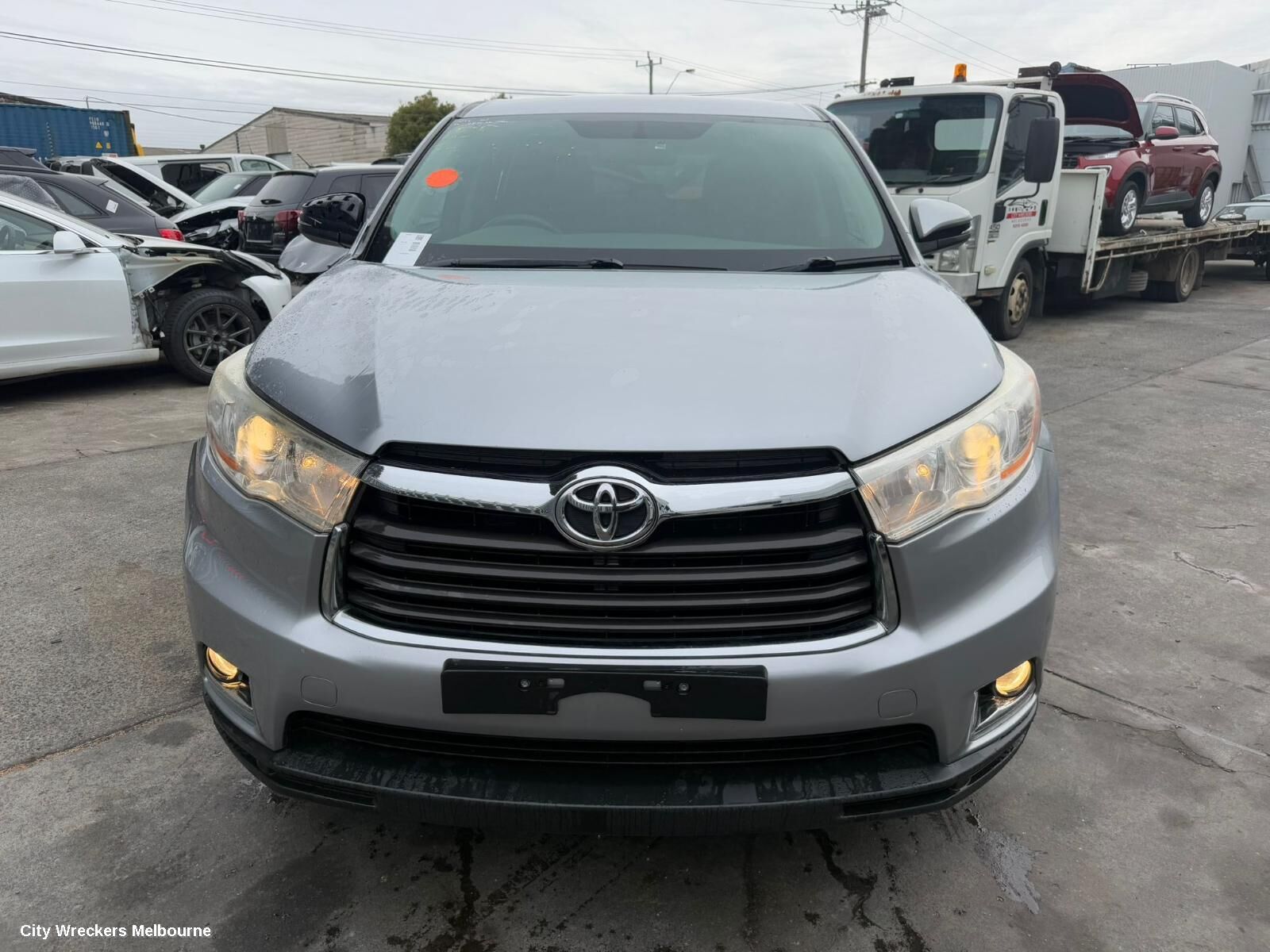 TOYOTA KLUGER 2014 Washer Bottle