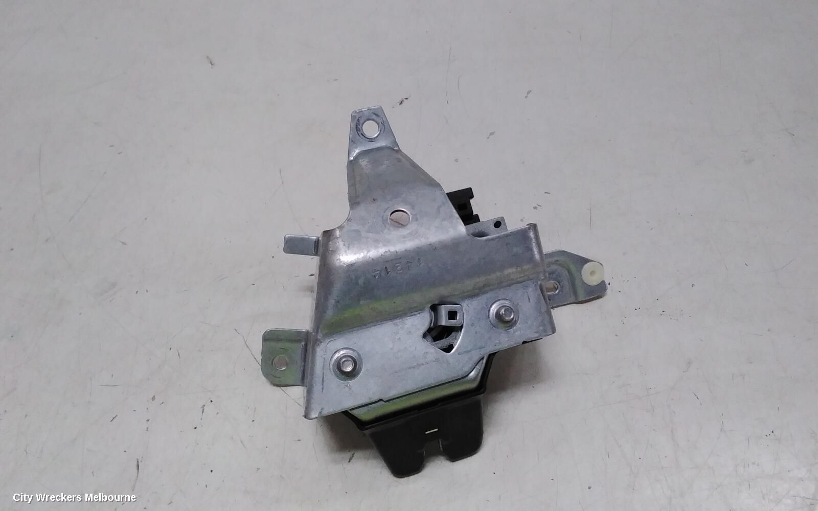 TOYOTA KLUGER 2014 Door/Boot/Gate Lock