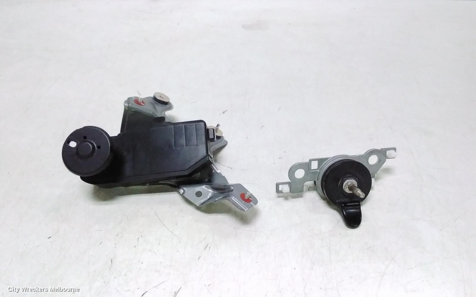 TOYOTA KLUGER 2014 Wiper Motor