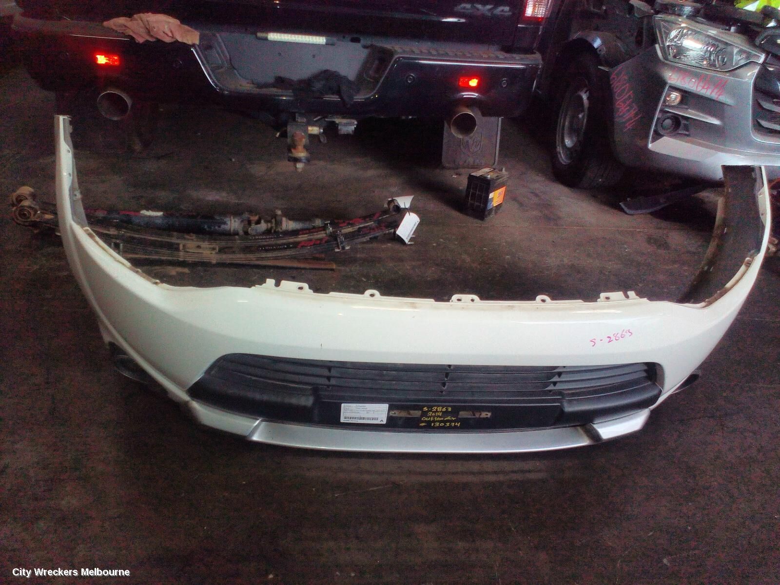 MITSUBISHI OUTLANDER 2014 Front Bumper