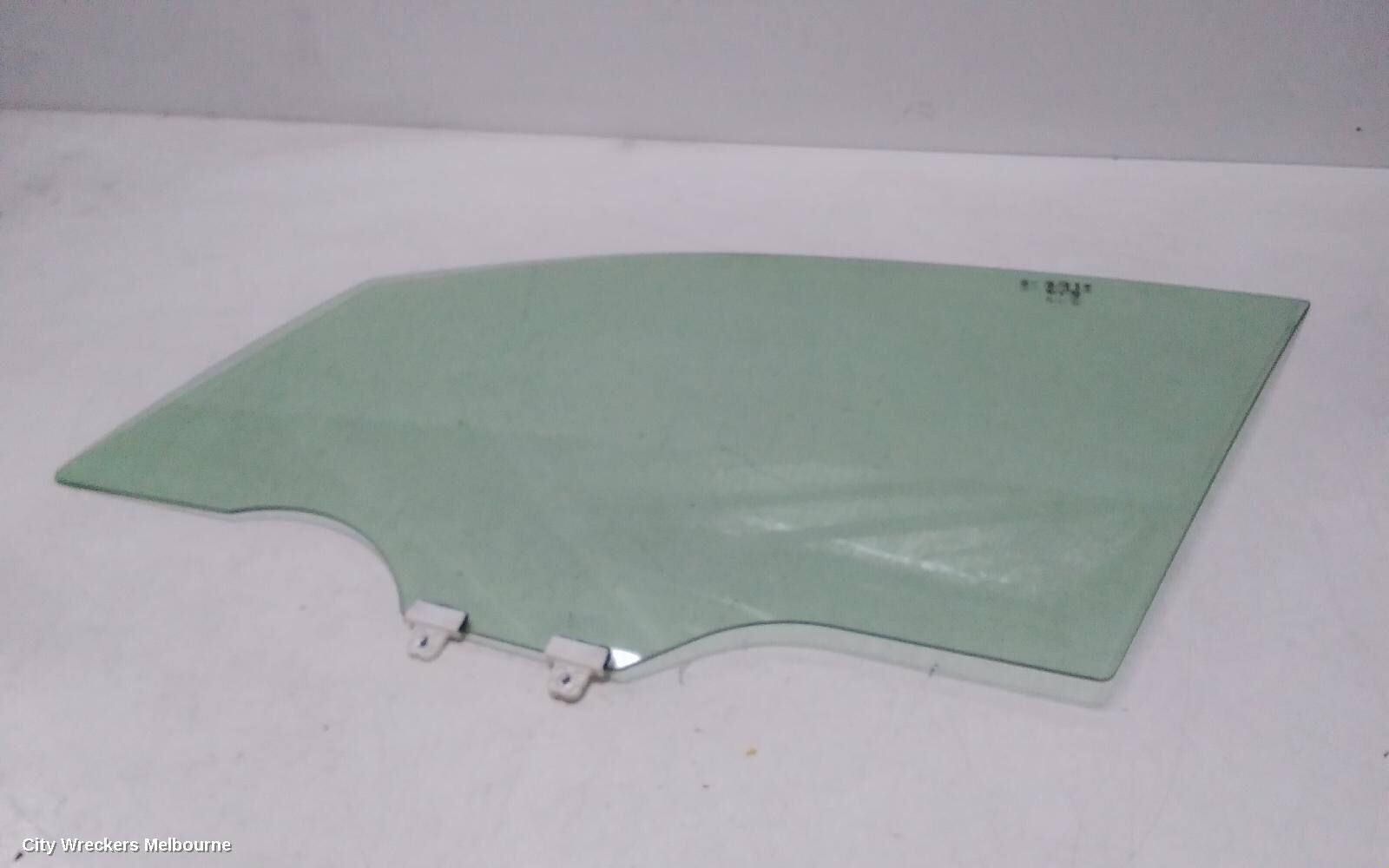 SUBARU FORESTER 2016 Left Front Door Window