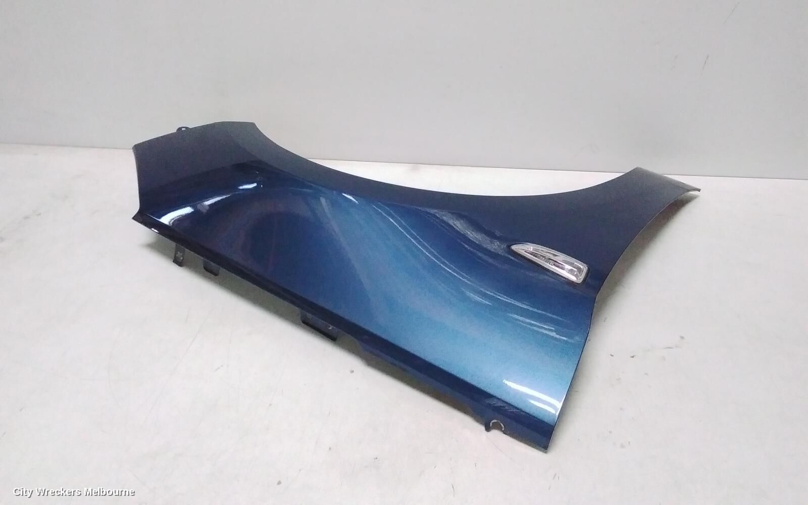 HOLDEN ASTRA 2016 Right Guard