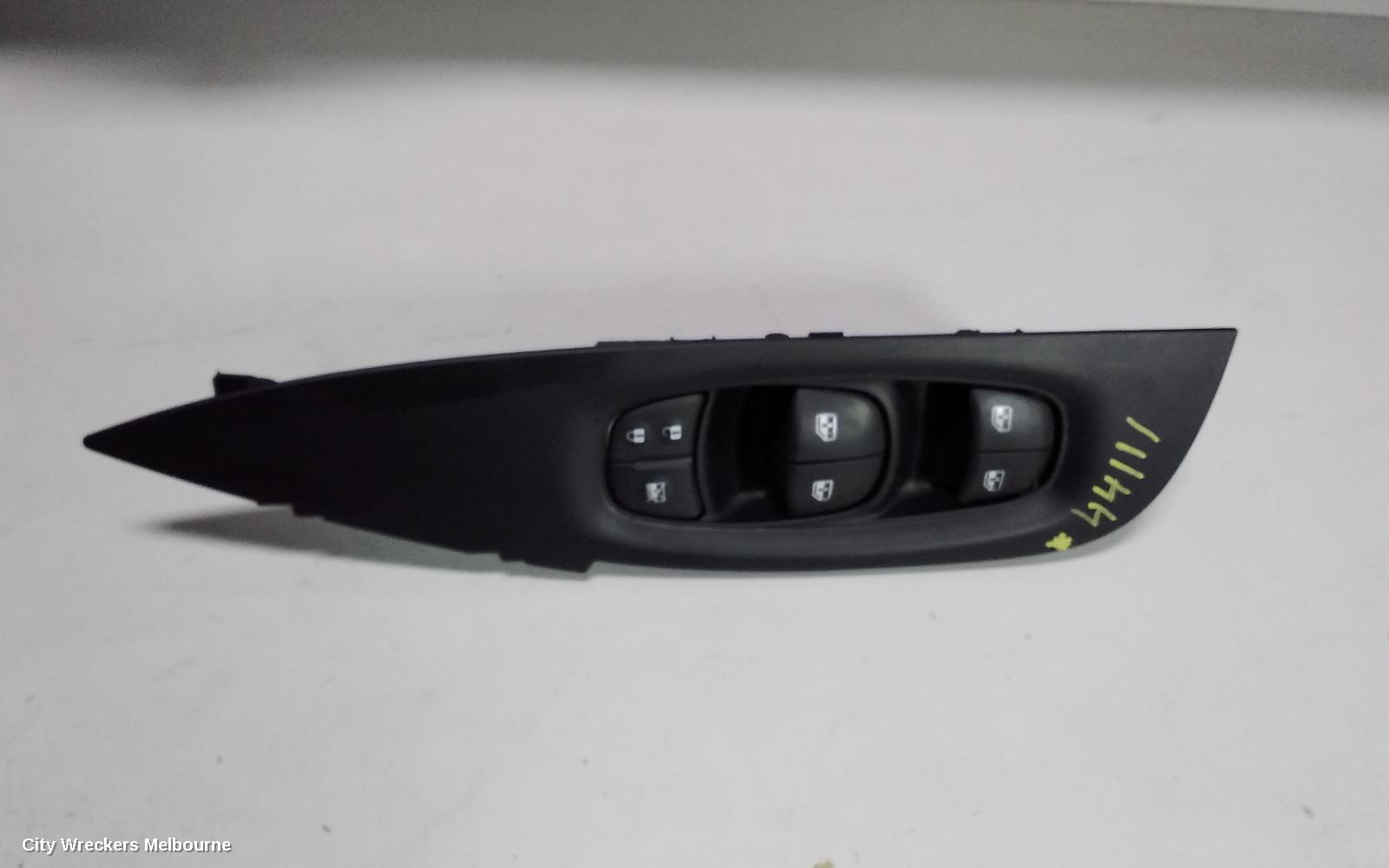 NISSAN QASHQAI 2018 Pwr Dr Wind Switch