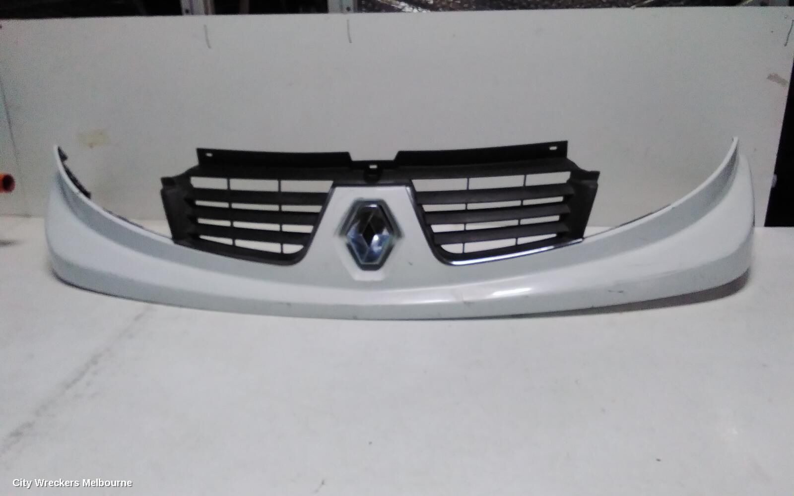 RENAULT TRAFIC 2008 Grille