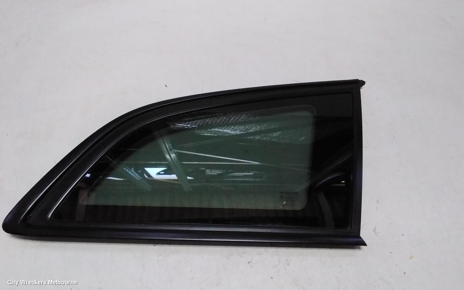 HOLDEN COMMODORE 2015 Right Rear Side Glass