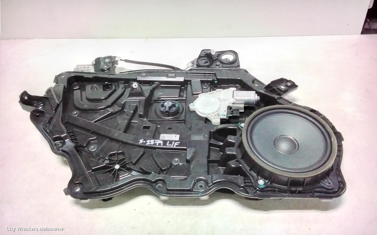 TESLA MODEL Y 2023 Left Front Window Reg/Motor