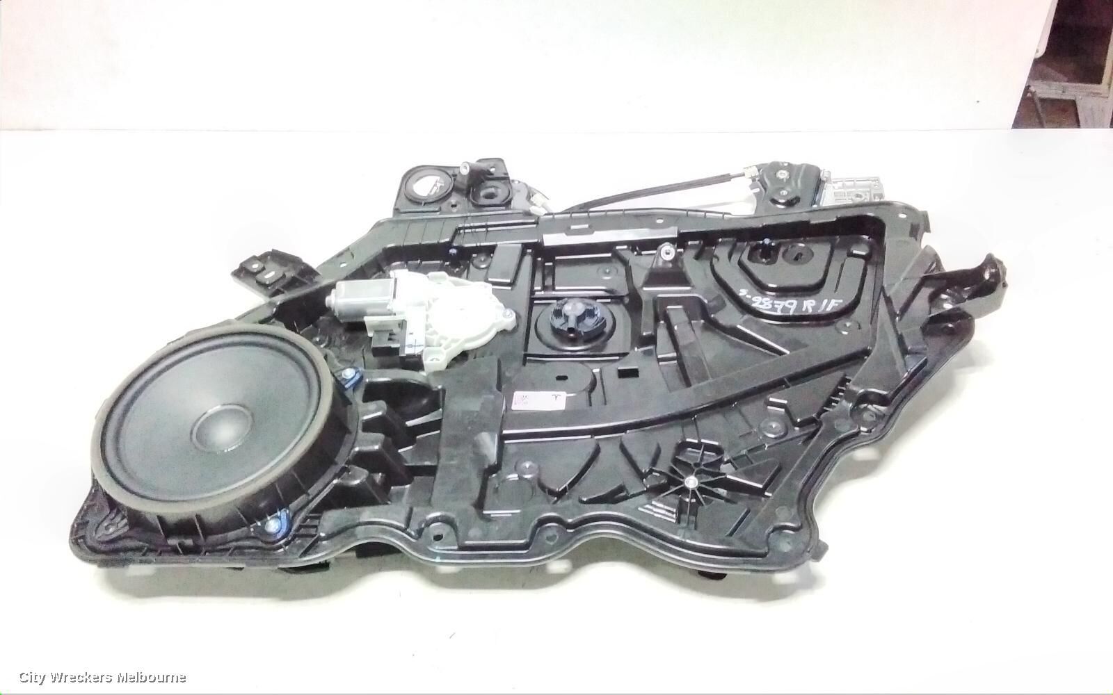 TESLA MODEL Y 2023 Right Front Window Reg/Motor