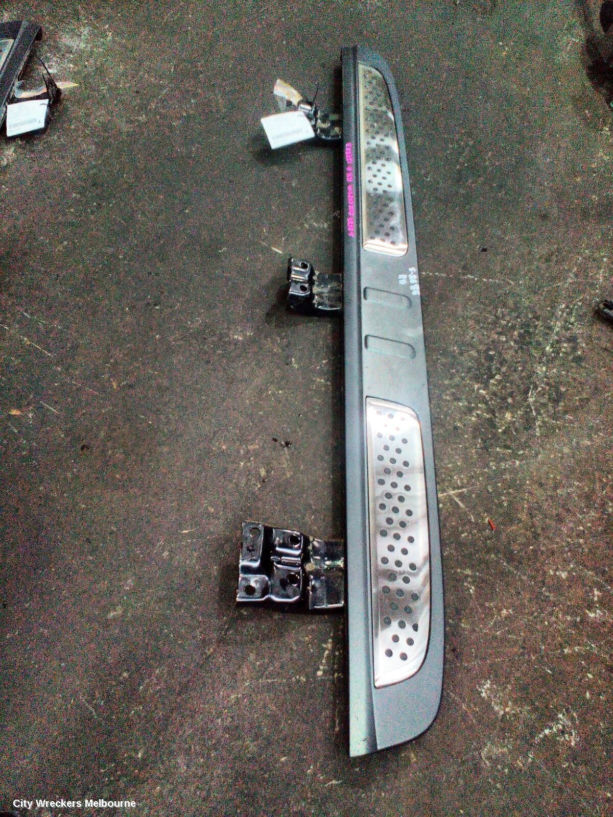 HOLDEN CAPTIVA 2012 Side Step/Skirt