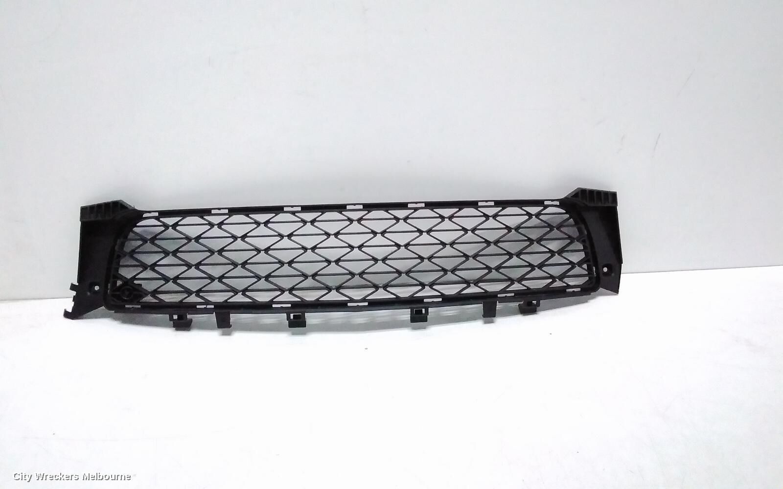 HOLDEN INSIGNIA 2015 Grille
