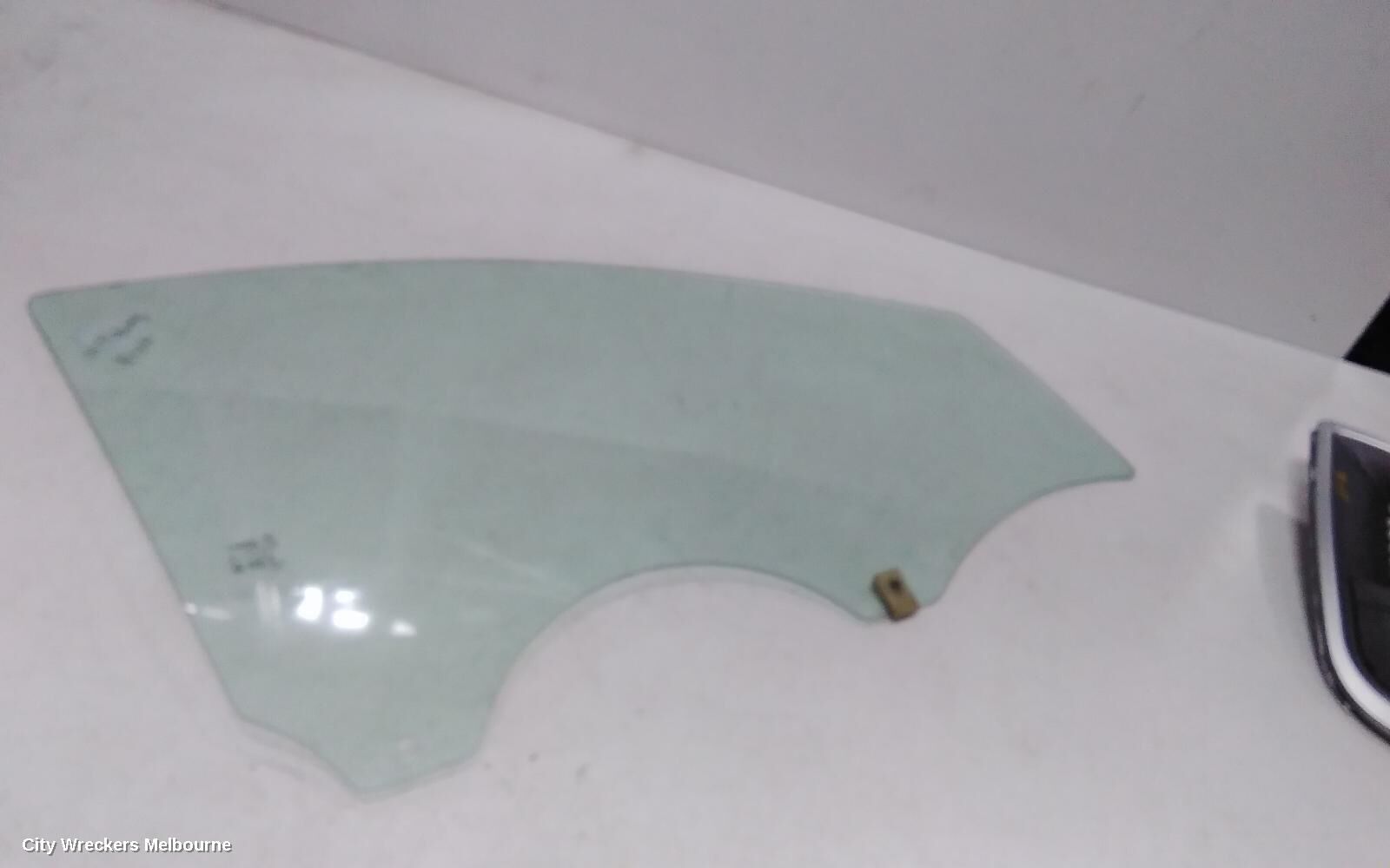 HYUNDAI I20 2012 Right Front Door Window