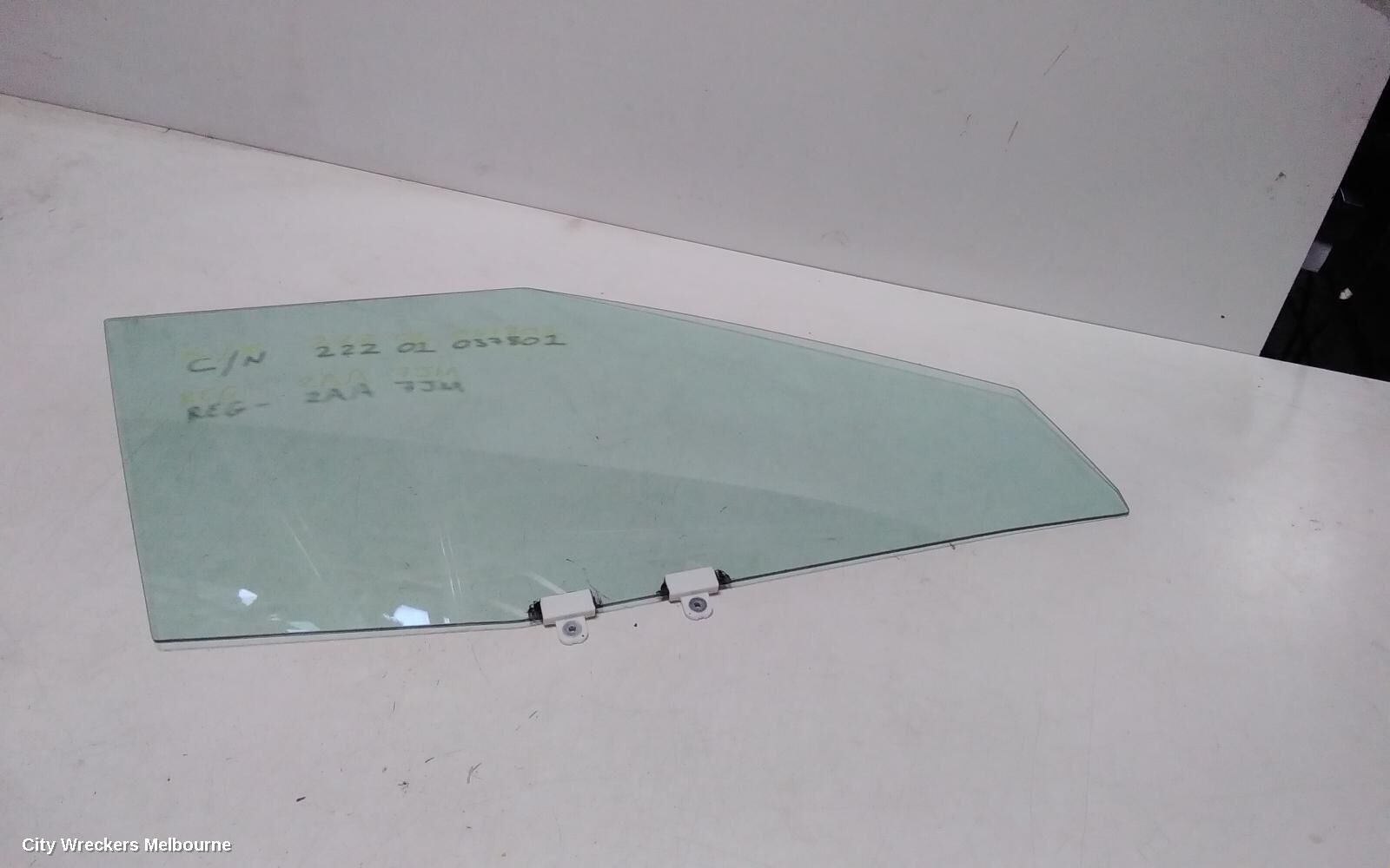 MITSUBISHI OUTLANDER 2024 Right Front Door Window