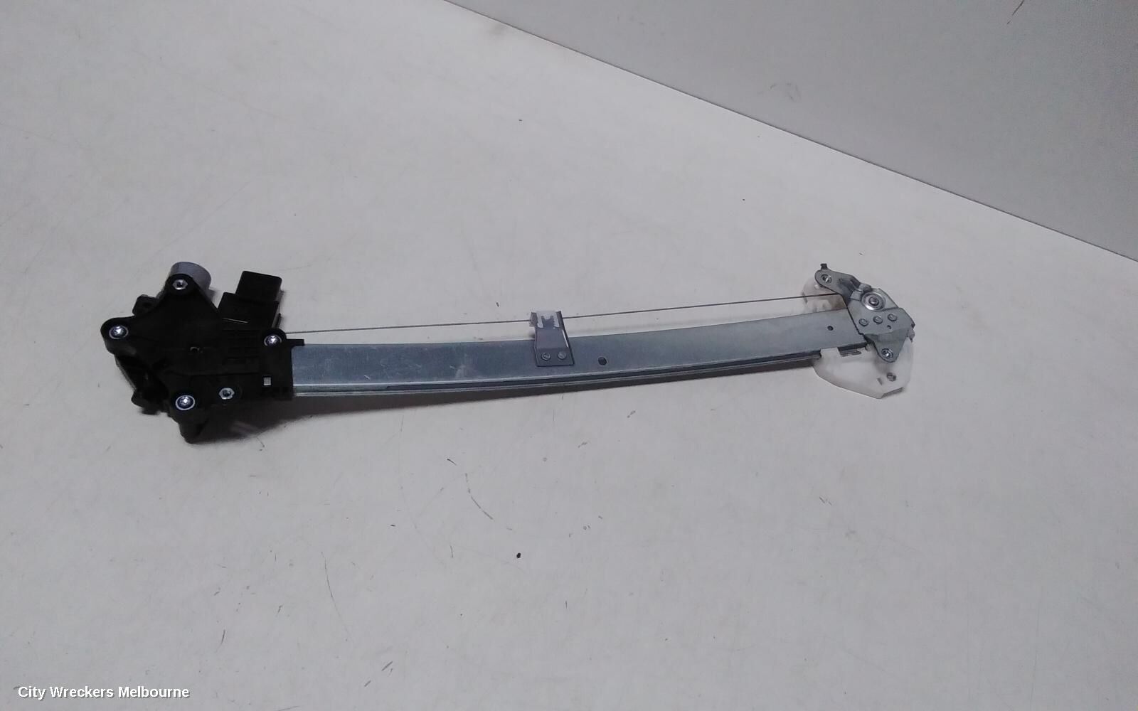 MITSUBISHI OUTLANDER 2024 Right Front Window Reg/Motor