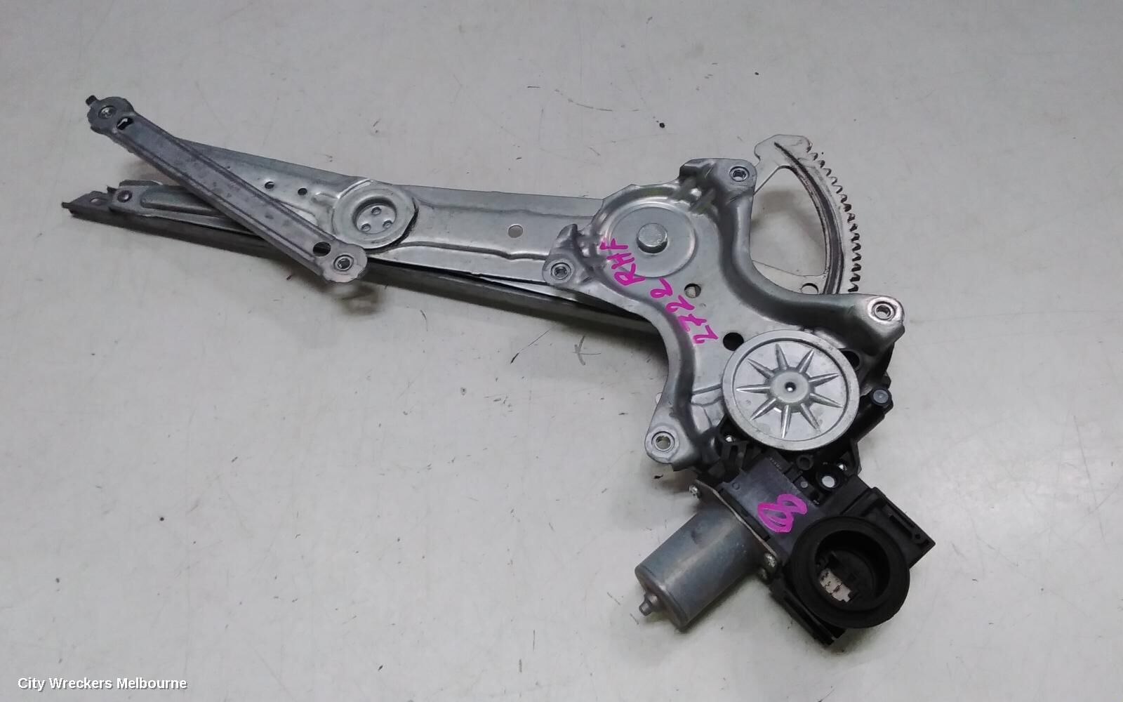 TOYOTA CAMRY 2018 Right Front Window Reg/Motor