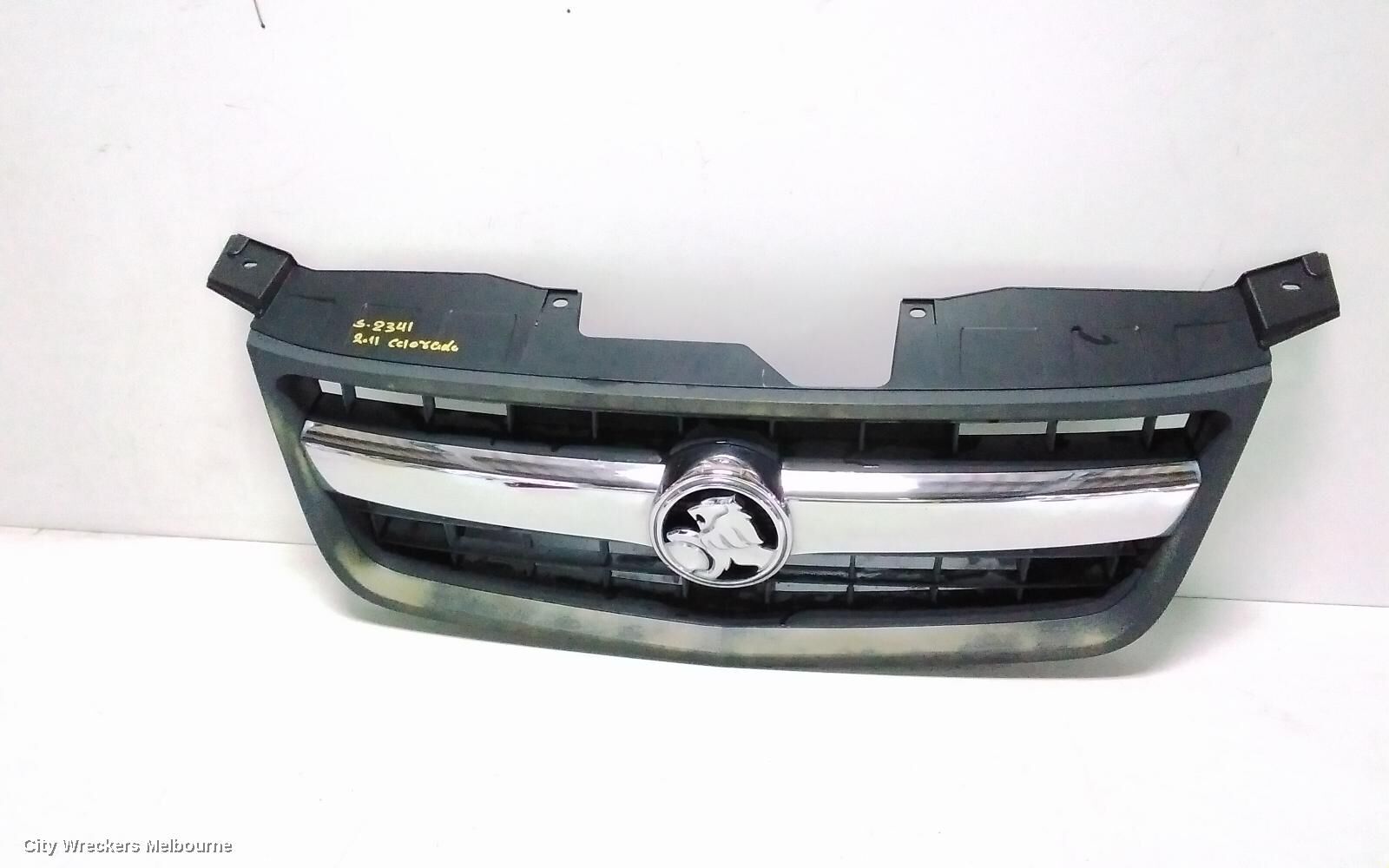 HOLDEN COLORADO 2011 Grille