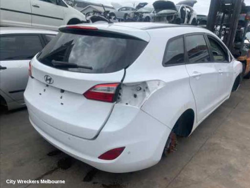 HYUNDAI I30 2016 RIGHT_REAR_DOOR_SLIDING