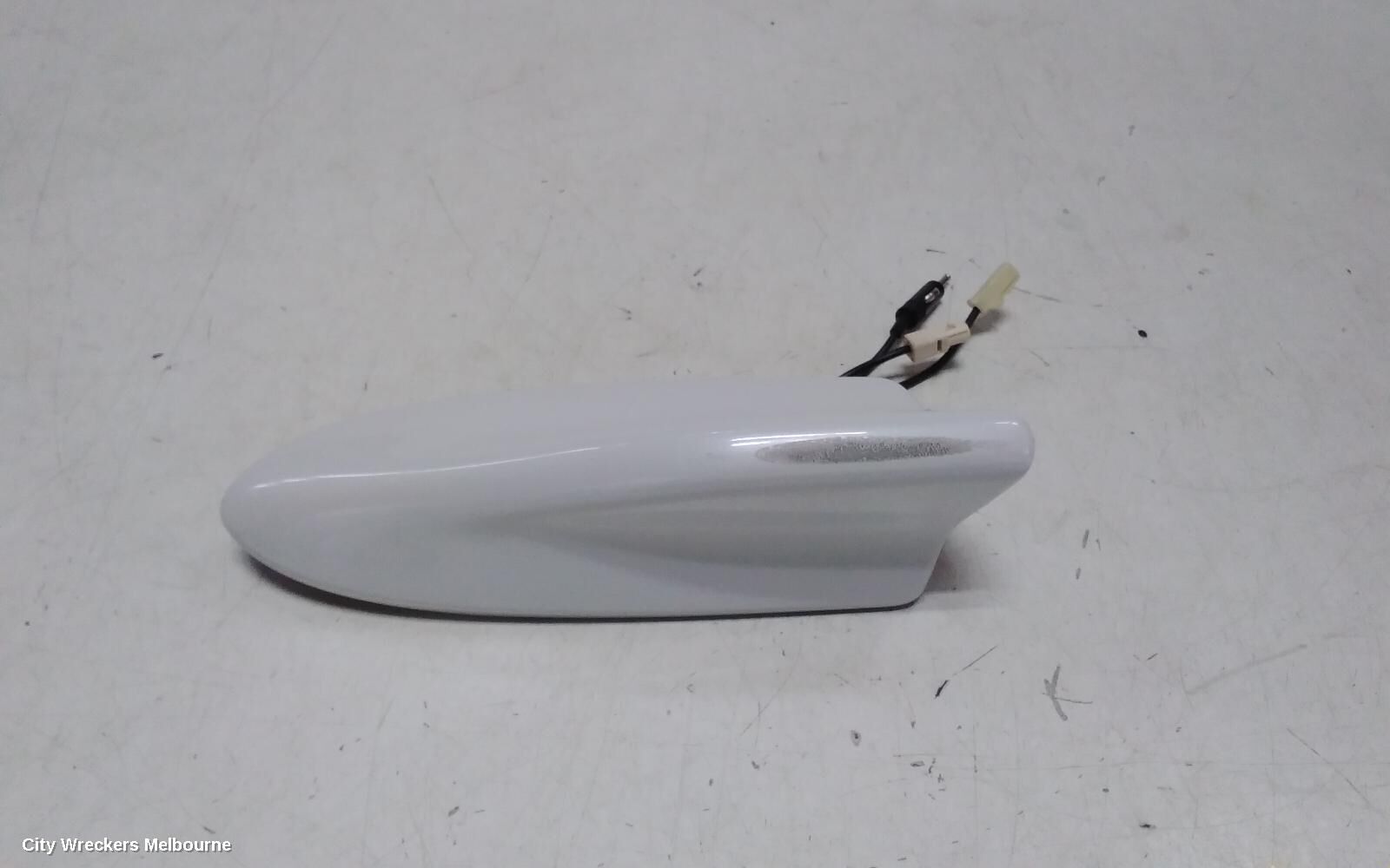 MITSUBISHI OUTLANDER 2020 Antenna