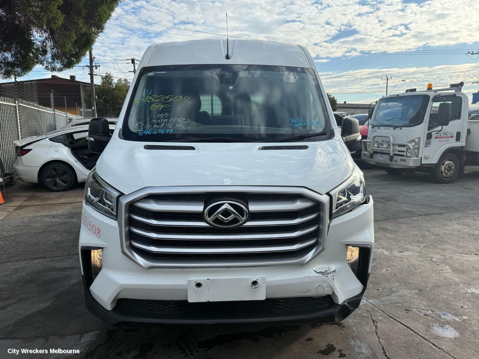 LDV DELIVER 9 2021 Windshield