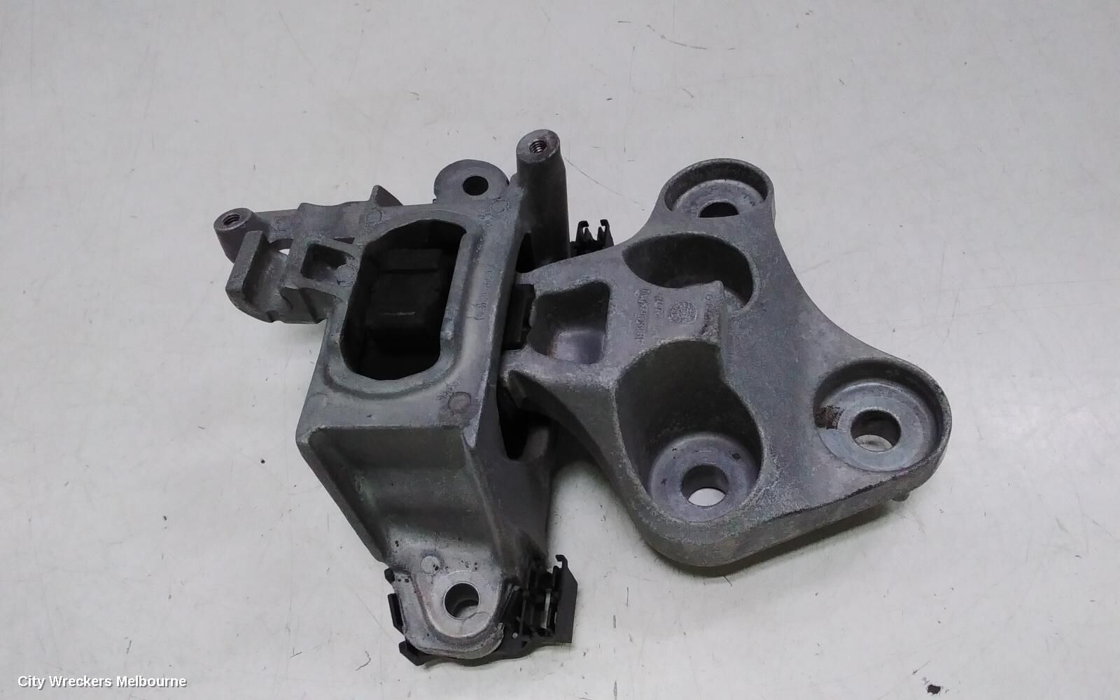 HOLDEN ASTRA 2017 Mount