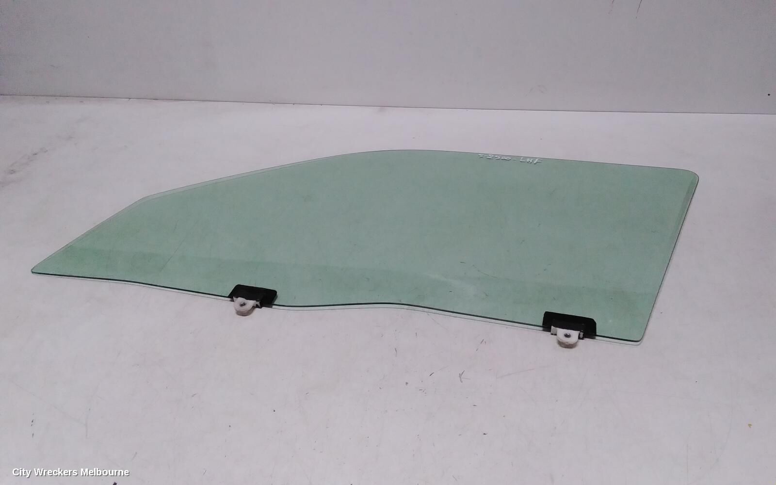 TOYOTA HIACE 2006 Left Front Door Window