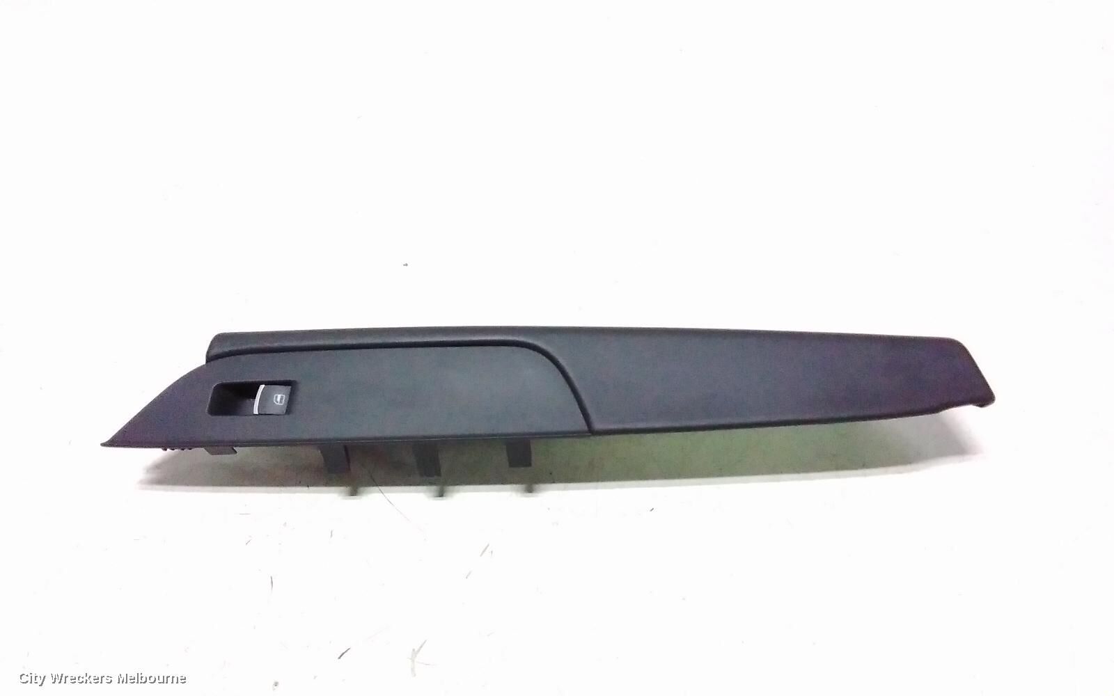VOLKSWAGEN TOUAREG 2017 Pwr Dr Wind Switch