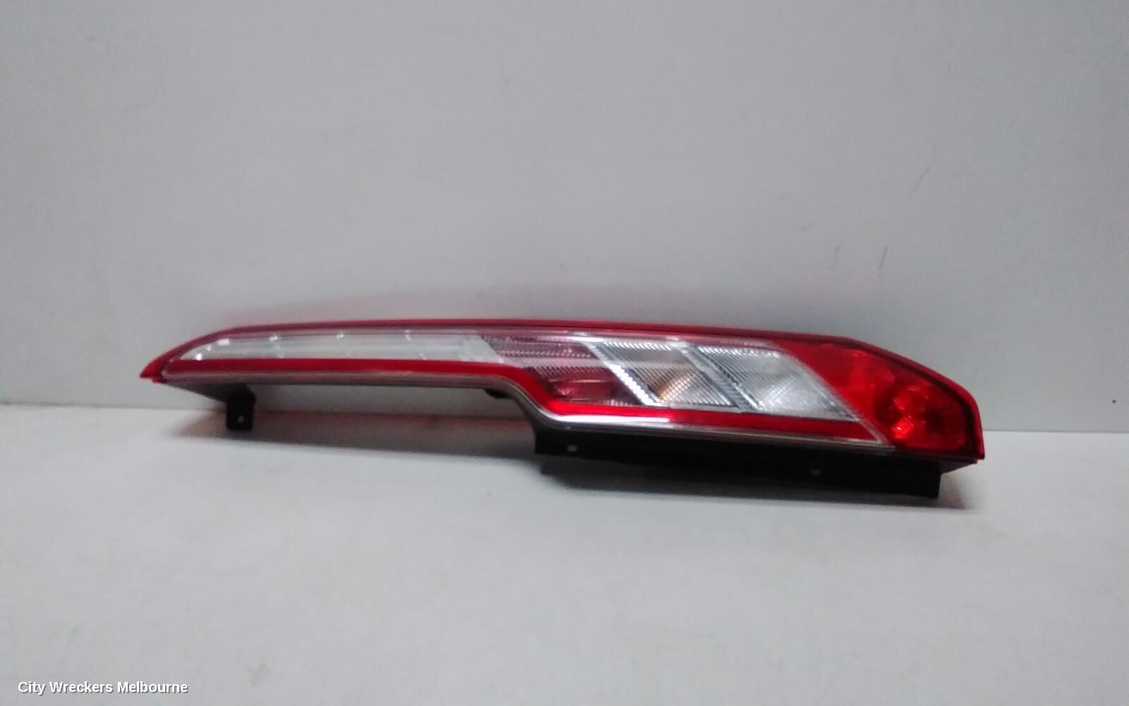 FORD TRANSIT CUSTOM 2019 Right Taillight
