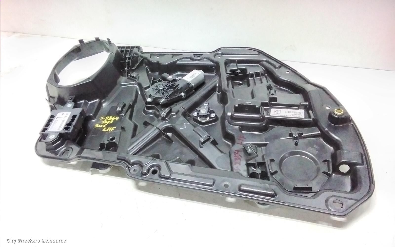 CHRYSLER 300C 2013 Left Front Window Reg/Motor