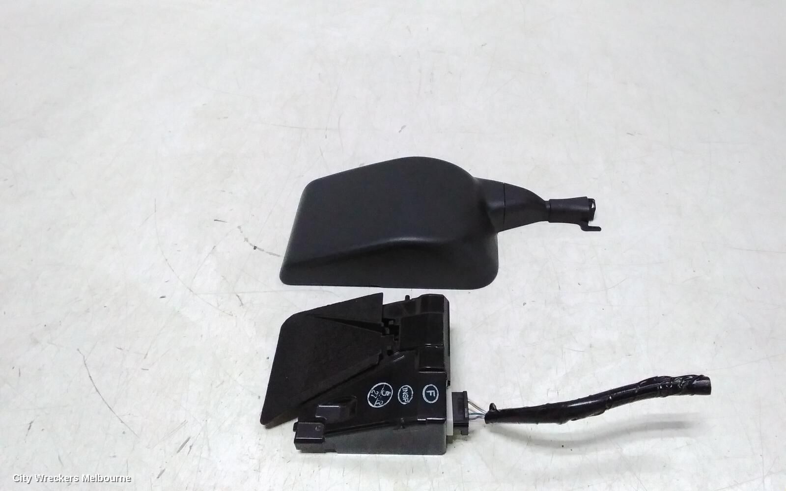 TOYOTA KLUGER 2014 REVERSE_CAMERA