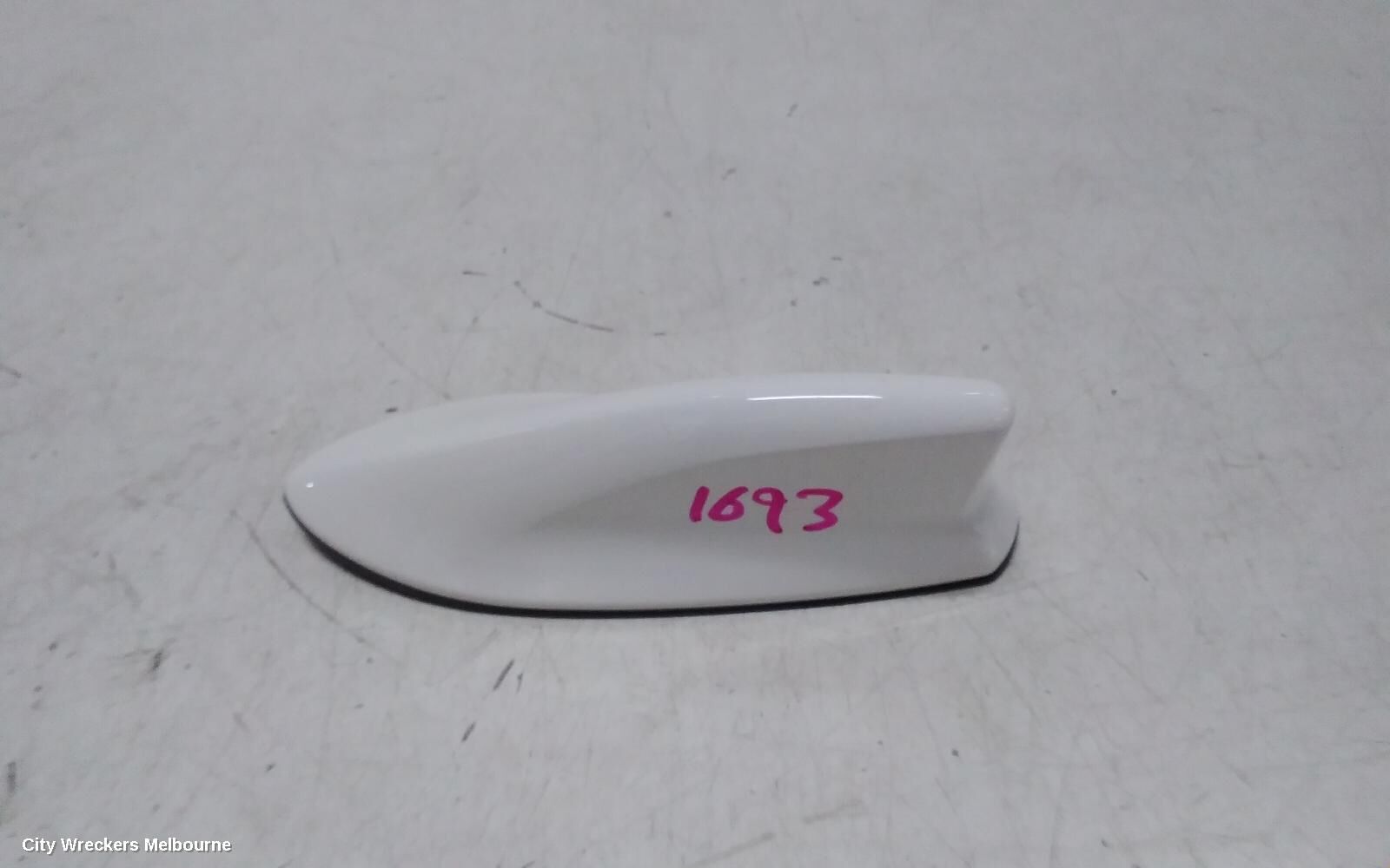 TOYOTA COROLLA 2020 Antenna