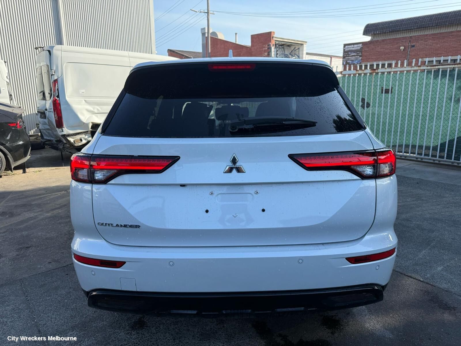 MITSUBISHI OUTLANDER 2024 Headrest