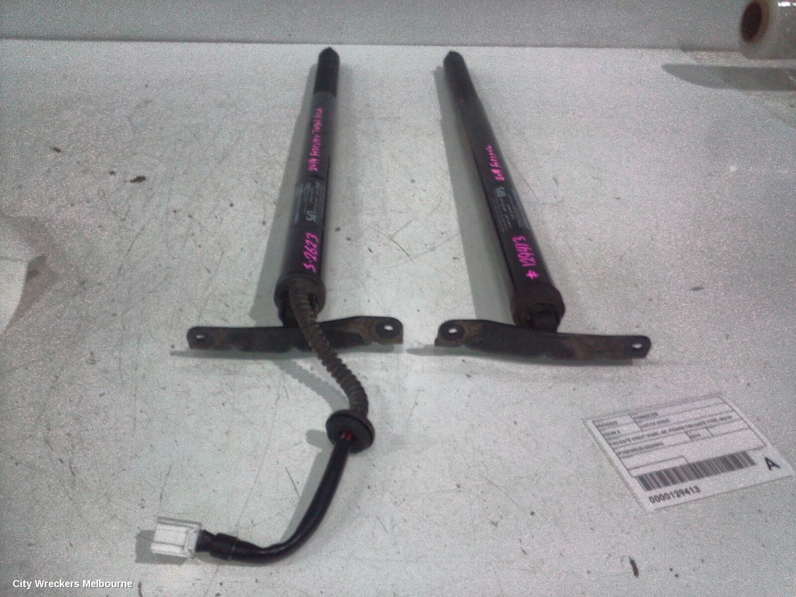 SUBARU FORESTER 2019 Hatch Strut