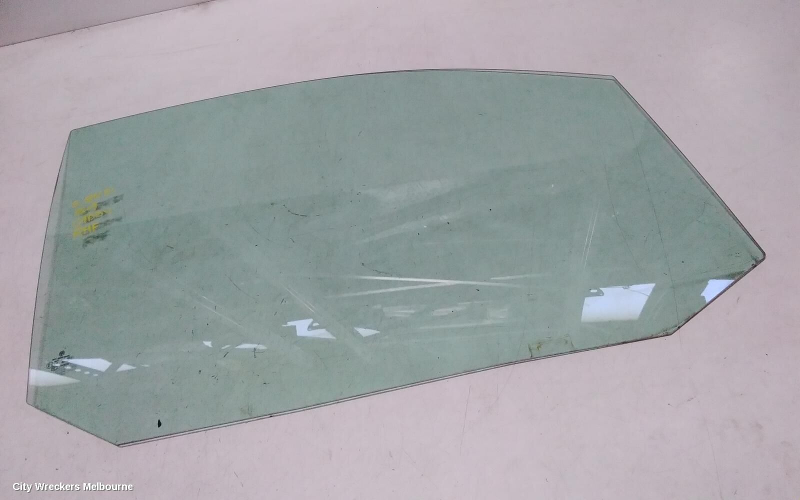 VOLKSWAGEN CADDY 2009 Right Front Door Window