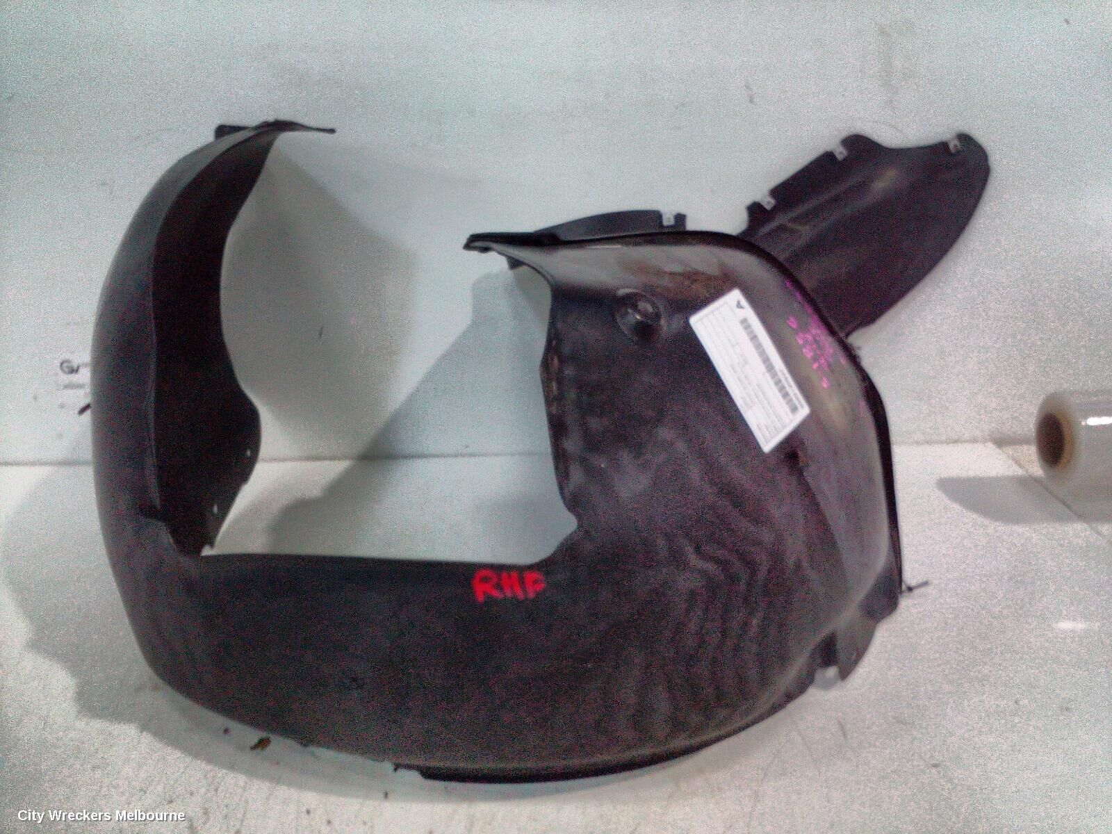 VOLKSWAGEN GOLF 2012 Right Guard Liner