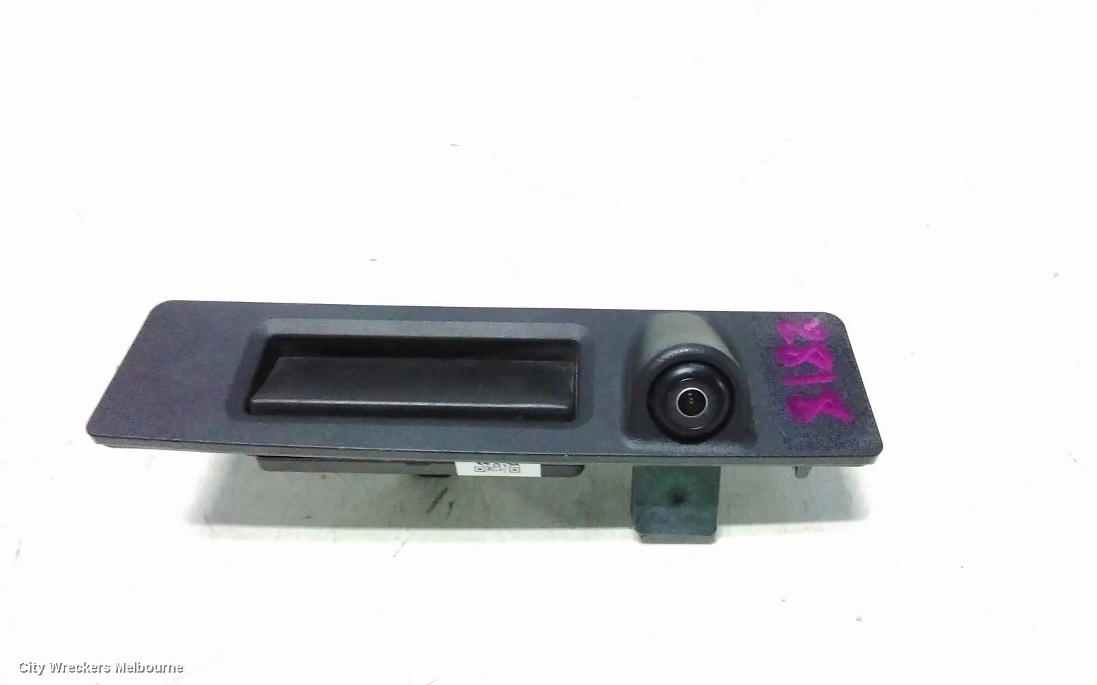 TESLA MODEL Y 2024 REVERSE_CAMERA