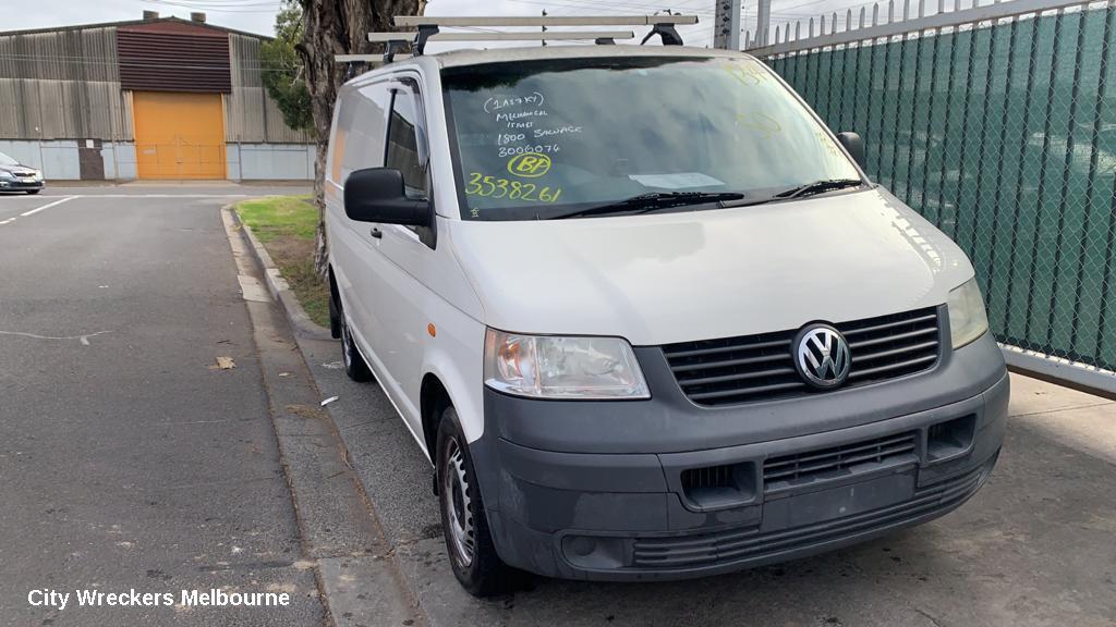 VOLKSWAGEN TRANSPORTER 2007 Front Seat
