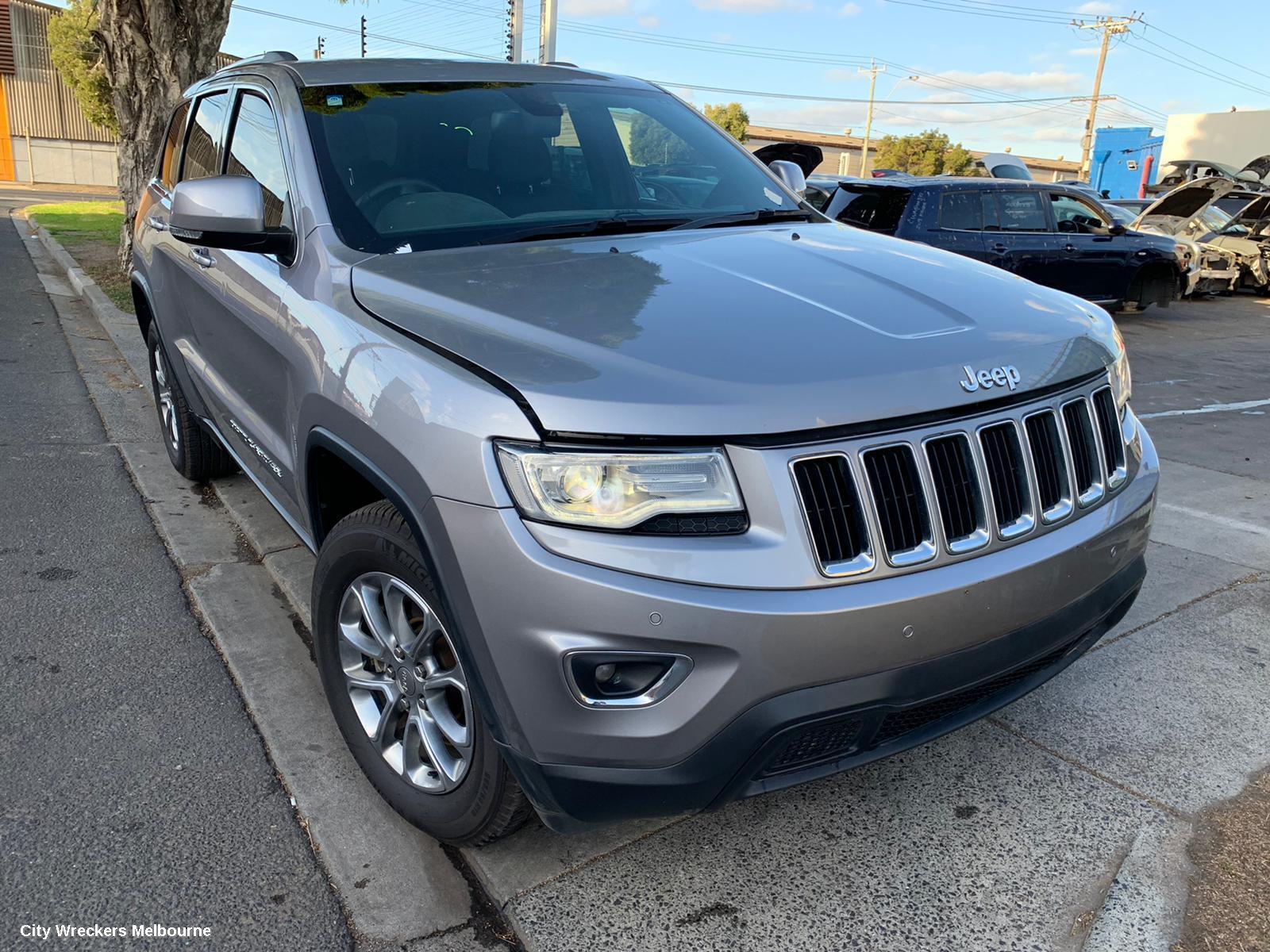 JEEP GRANDCHEROKEE 2013 Bonnet