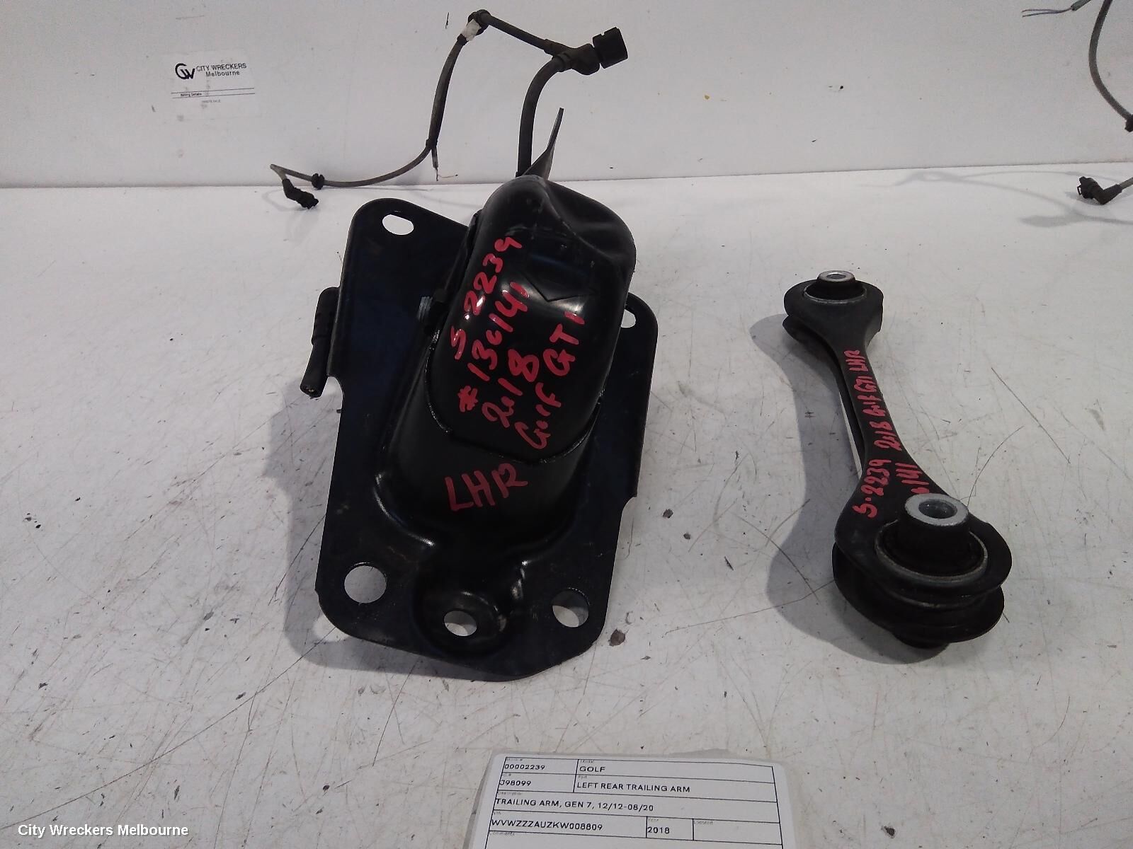 VOLKSWAGEN GOLF 2018 Left Rear Trailing Arm