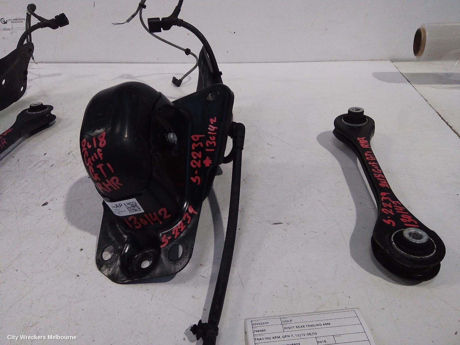 VOLKSWAGEN GOLF 2018 Right Rear Trailing Arm