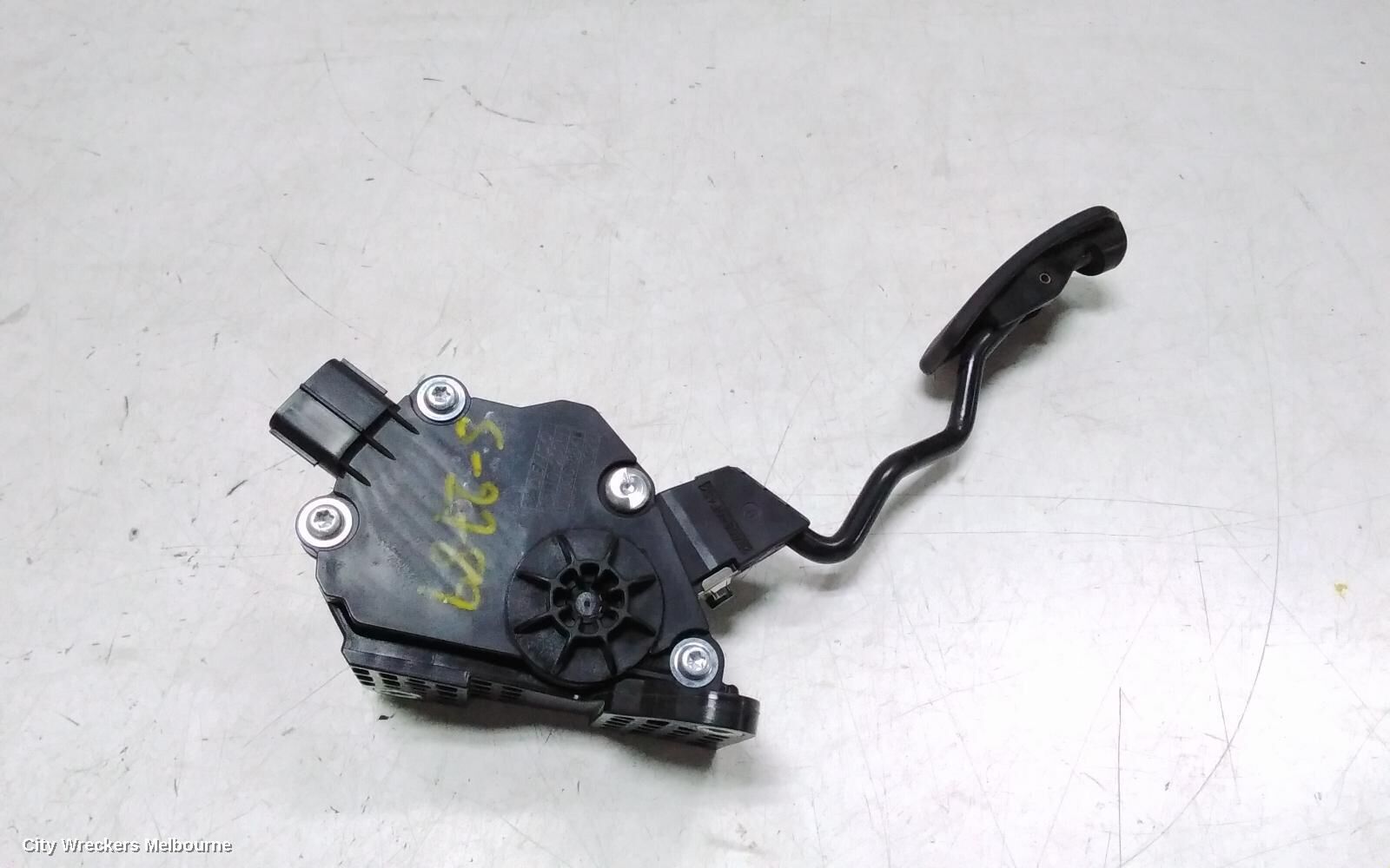 TOYOTA TARAGO 2014 Pedal Assembly