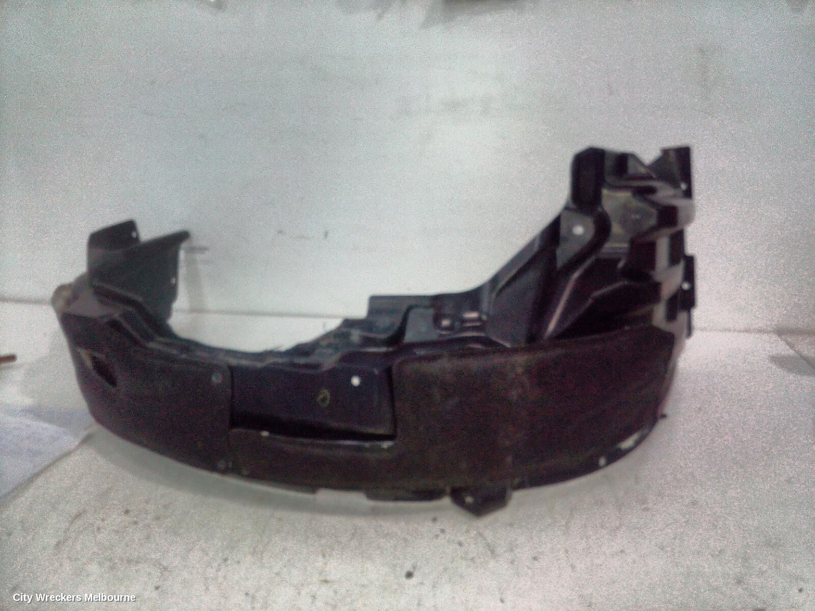 MITSUBISHI OUTLANDER 2014 Right Guard Liner