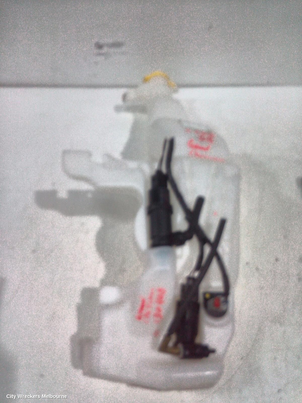 JEEP GRANDCHEROKEE 2016 Washer Bottle