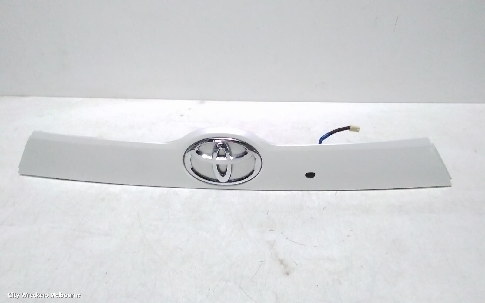 TOYOTA KLUGER 2019 Rear Garnish