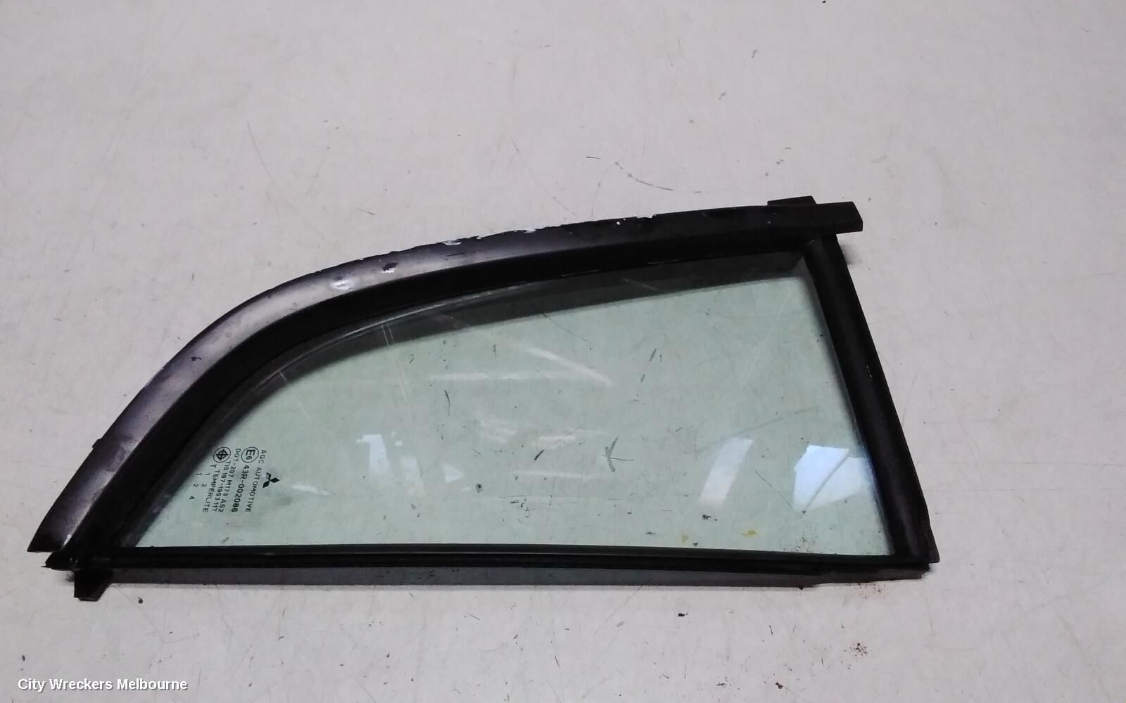 MITSUBISHI TRITON 2012 Right Rear 1/4 Door Glass