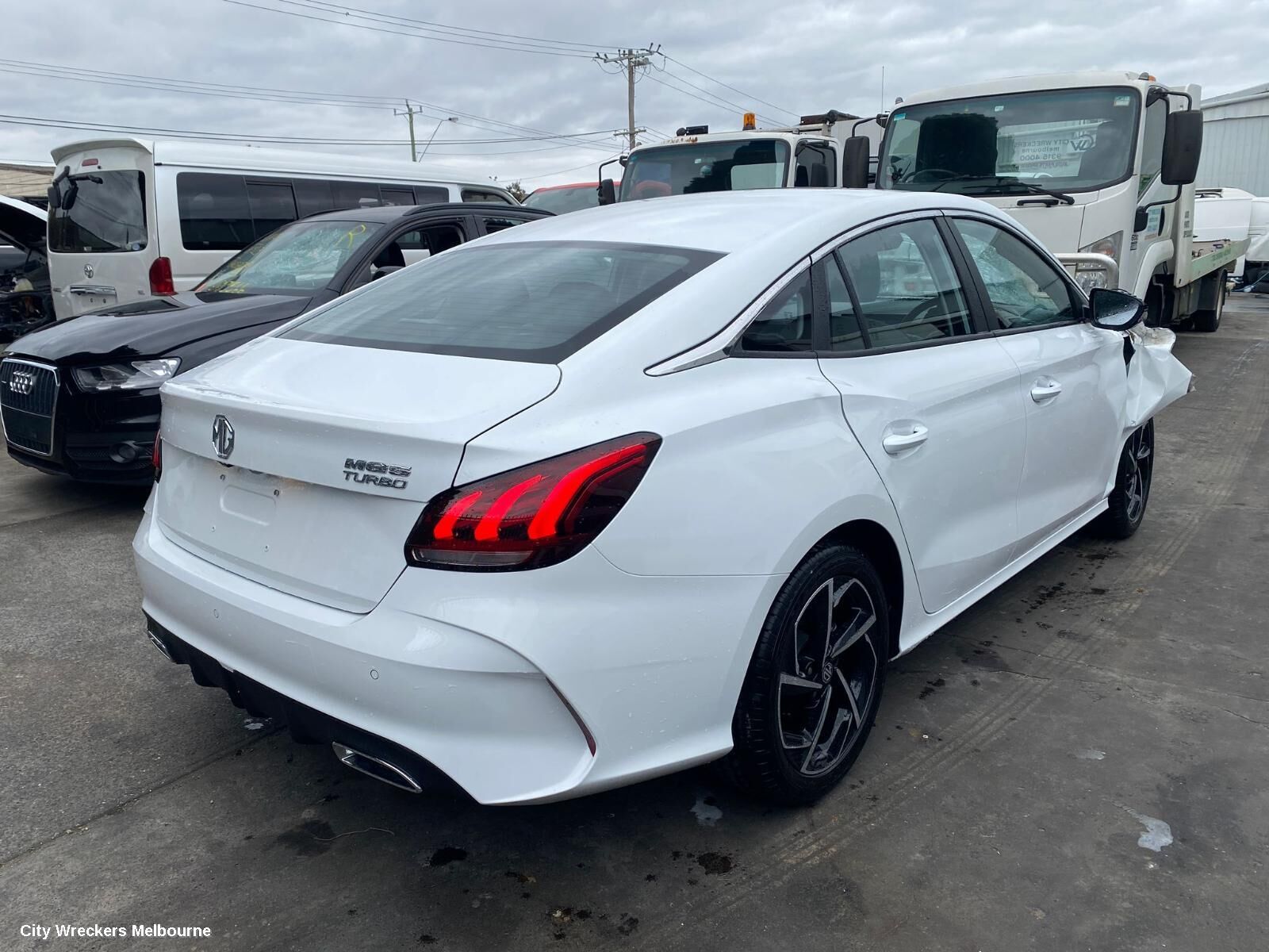 MG MG5 2024 Hoodlining