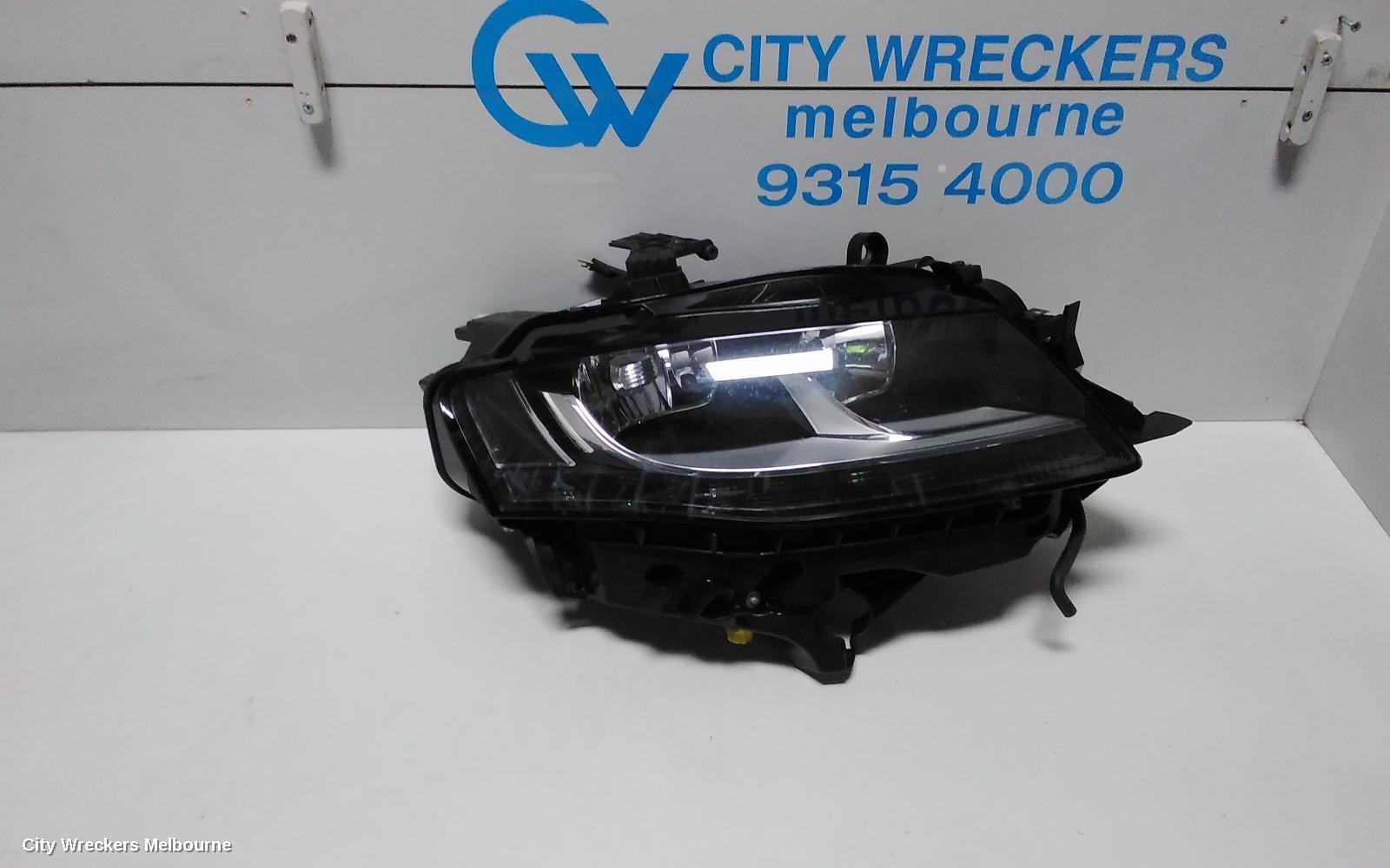 AUDI A4 2011 Right Headlamp