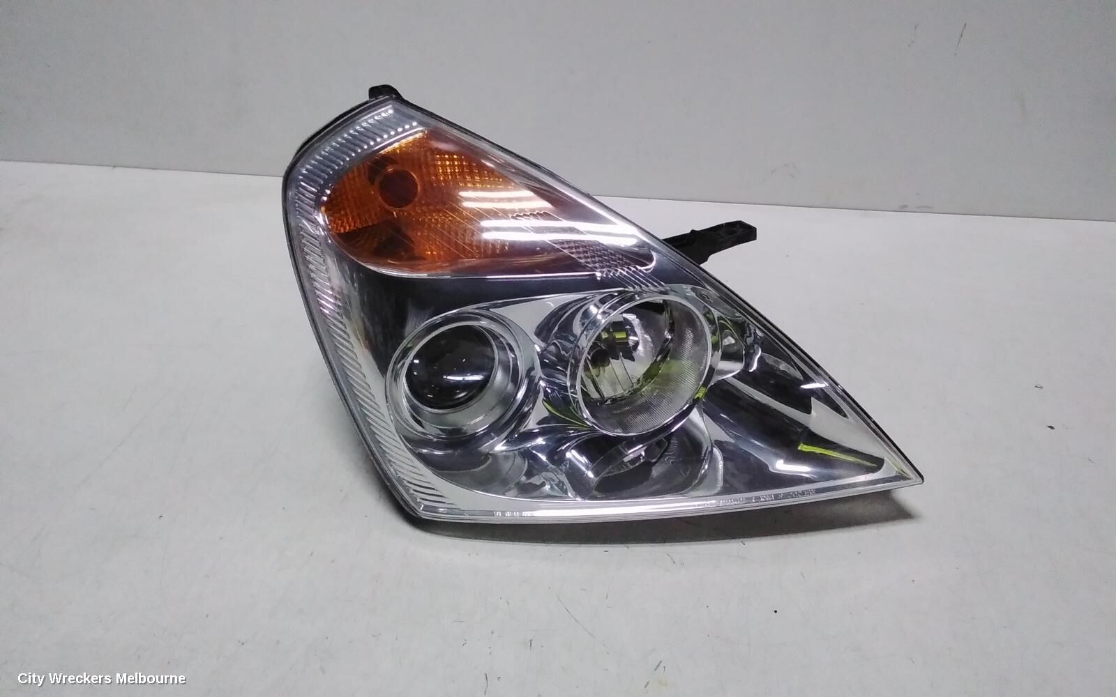KIA CARNIVAL/GRAND CARNIVAL 2013 Right Headlamp