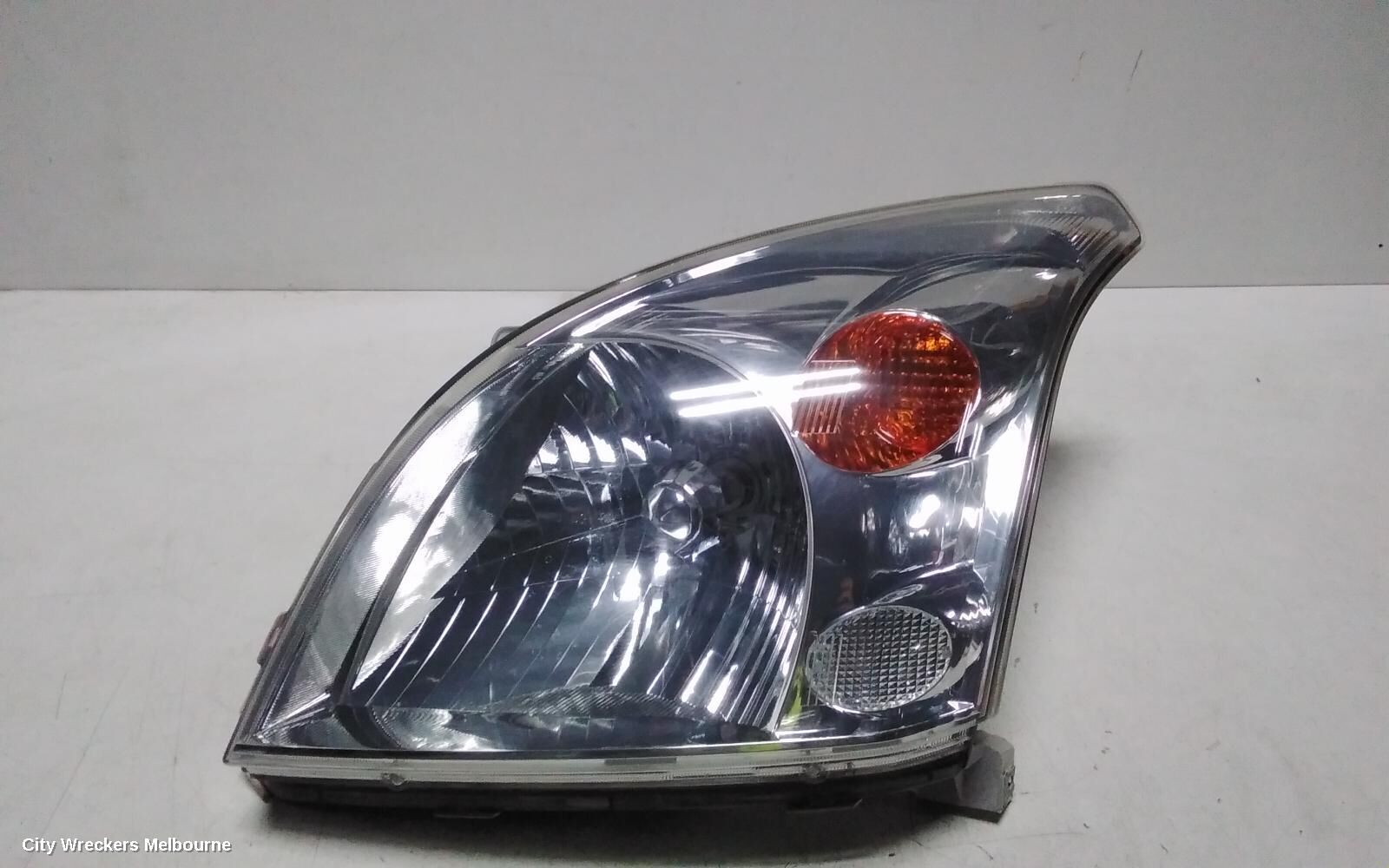 TOYOTA PRADO 2004 Left Headlamp